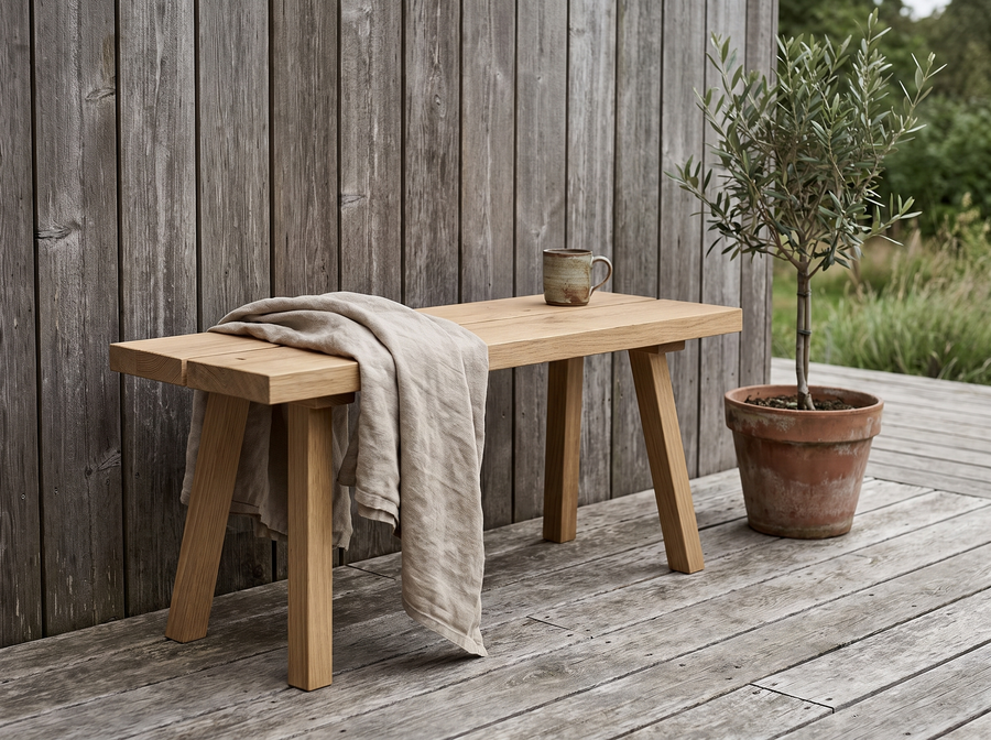 Sitzbank Flurbank mit Spalt im Sitzblatt - sz9 kontext outdoor terrasse
